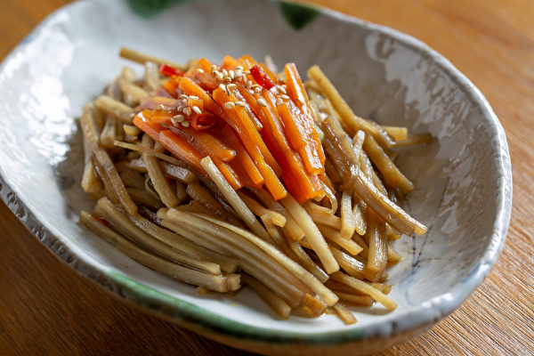 牛蒡的食疗与吃法,牛蒡的养身方法