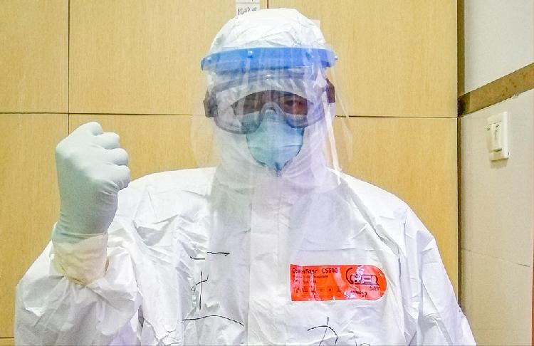 上游新闻：重医附属永川医院王念|重症患者的希望之光