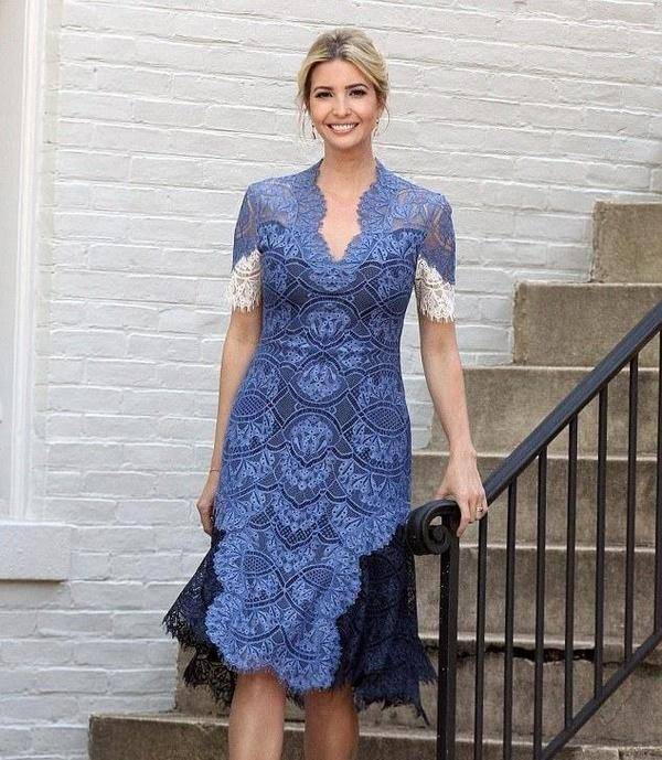 39岁伊万卡穿“金箔裙”亮相，勒出副乳真尴尬，都是太丰满惹得祸