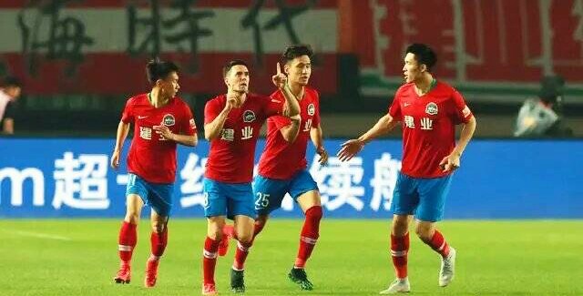 足球群殴打架真实事件,河南建业打架斗殴视频集锦