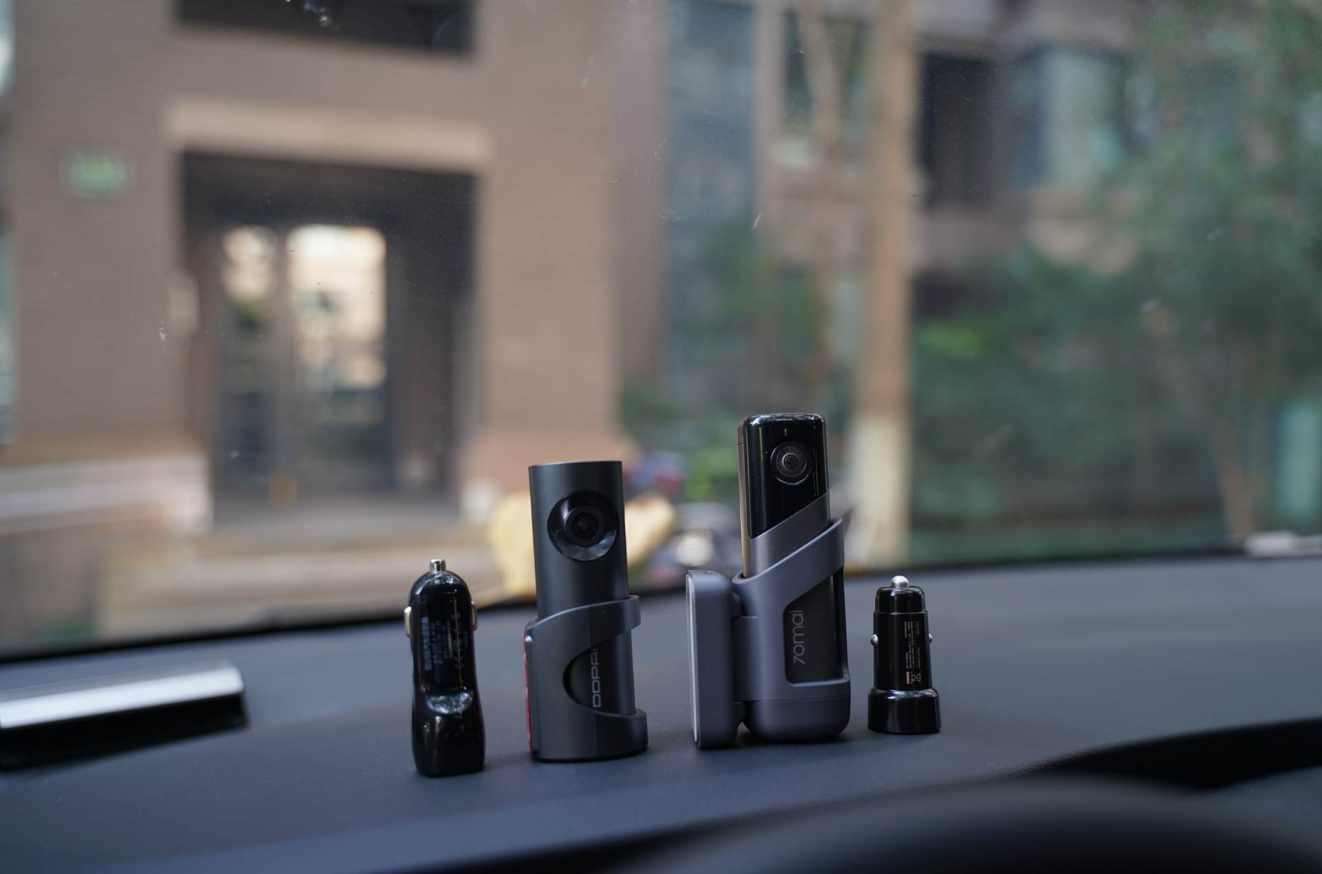 行车记录仪哪一款比较好又实用,凌度行车记录仪和360记录仪哪个好