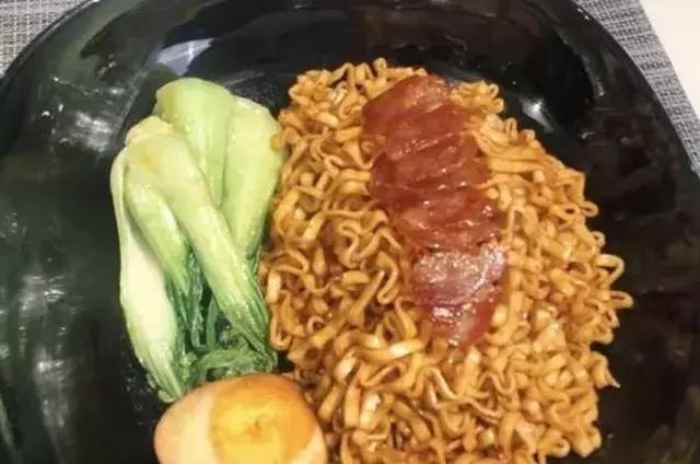 谢霆锋葱油拌面,谢霆锋吃过的炸酱面