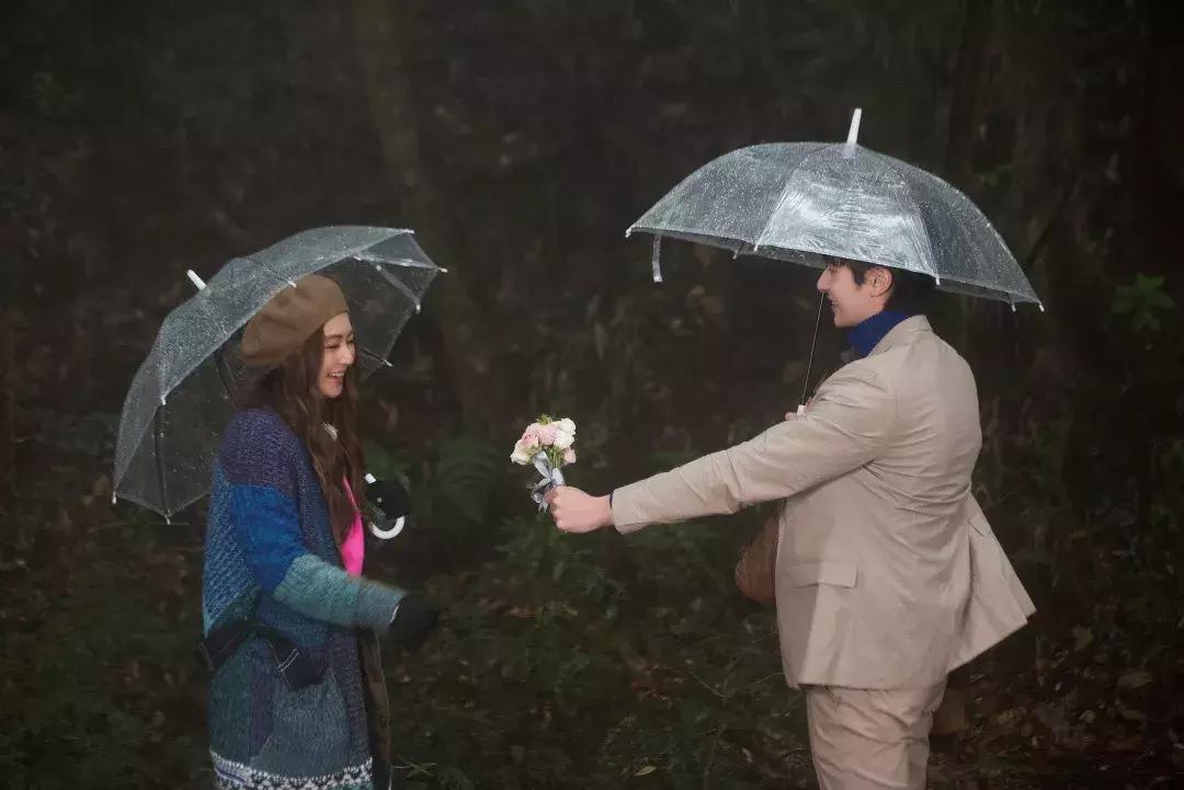 张轩睿和任家萱的日常生活恋爱,任家萱张轩睿甜蜜拥吻