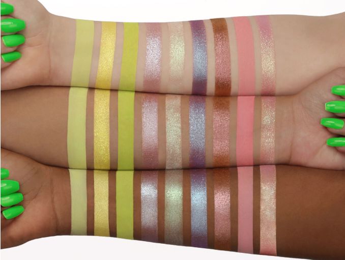 最流行显白的微潮色低调,显白又适合素颜的潮色