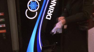 这部闷骚片,专门给“蠢货”颁奖