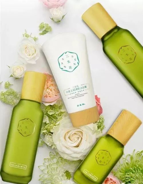 韩国护肤品vs中国护肤品,兰蔻粉水和百雀羚哪个好用