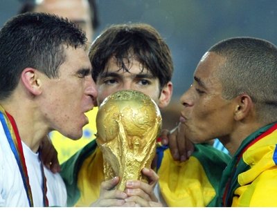 卡卡足球悲情时刻,卡卡绿茵场上的完美偶像