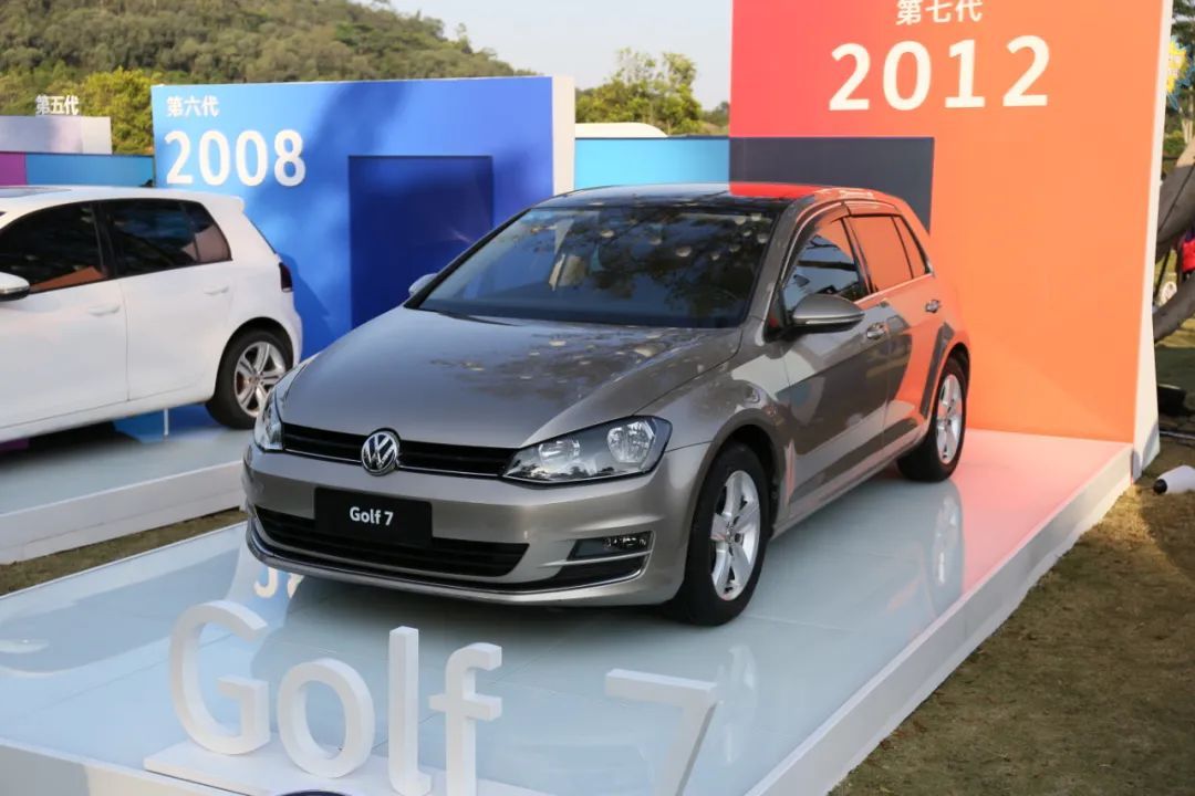 高尔夫8香不香,高尔夫8要买珠光白还是月岩灰