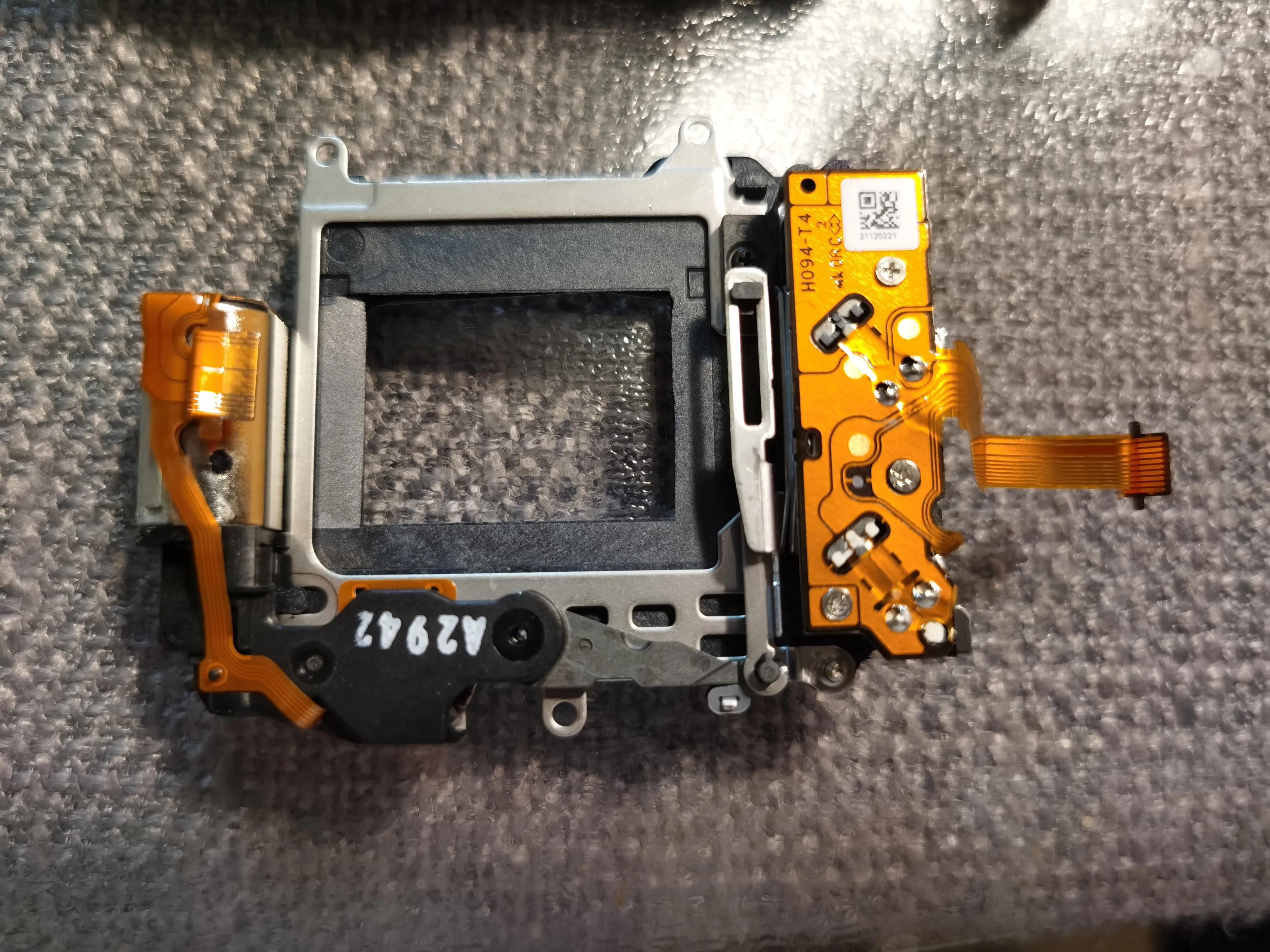 索尼相机更换快门组件,索尼微单相机电池盖拆卸教程