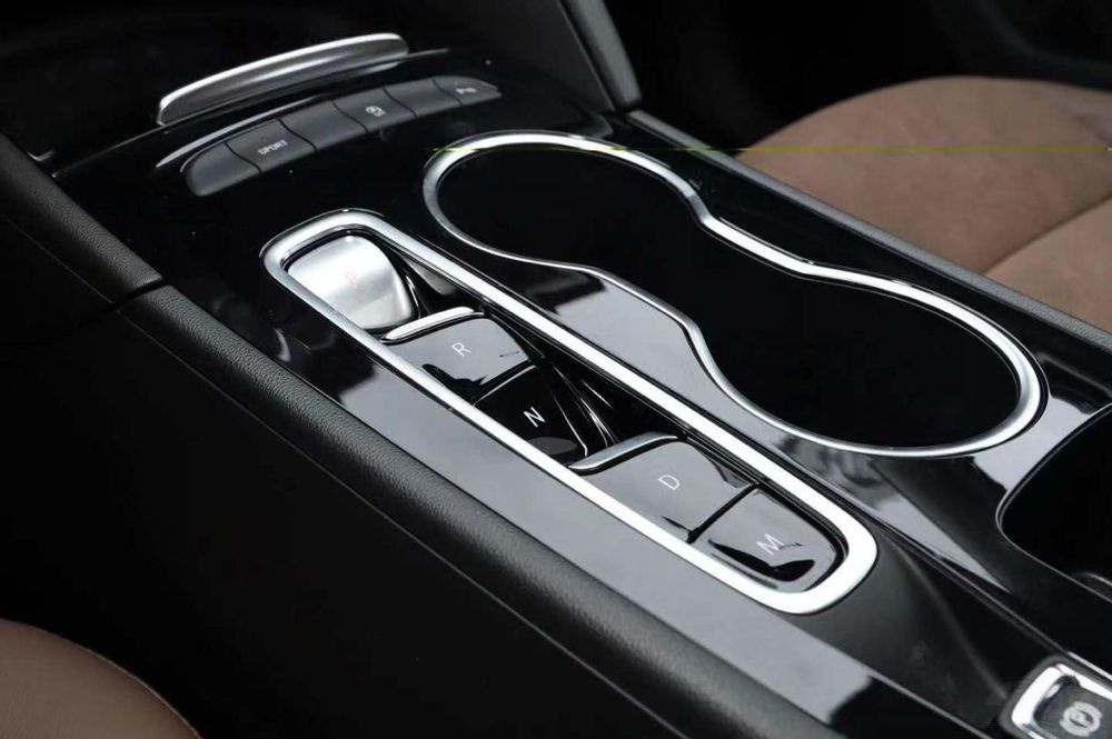 雅阁1.5t和君威1.5对比测试,动力不俗兼顾家用君威gs简评