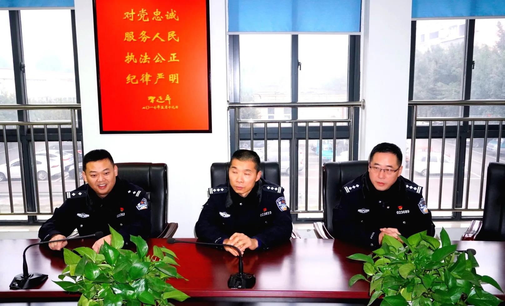 爱心企业送清凉慰问交警暖人心,爱心企业送温暖慰问一线交警