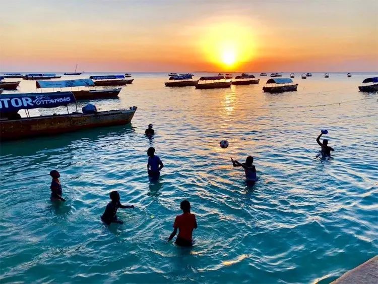 「东郊」5万人民币能干嘛？而我却能带你周游世界！