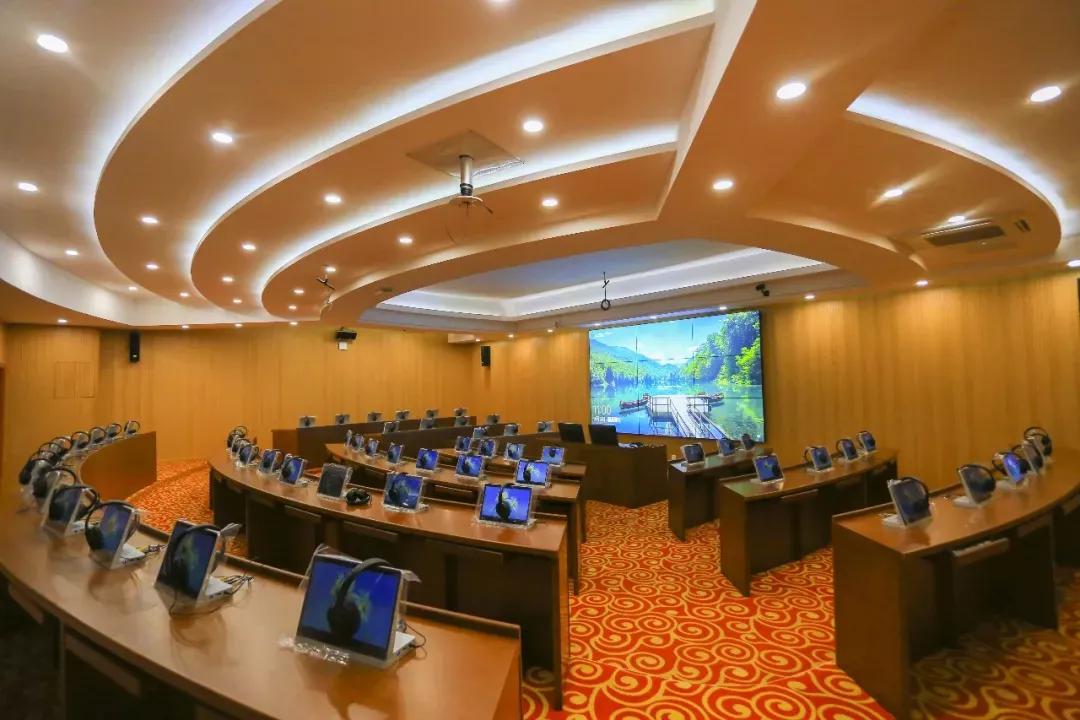 辽宁省高校(三十二)大连外国语大学