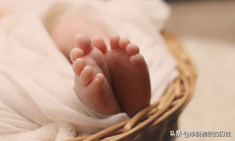 胎儿打嗝是什么原因造成的,有宫缩胎儿打嗝正常吗