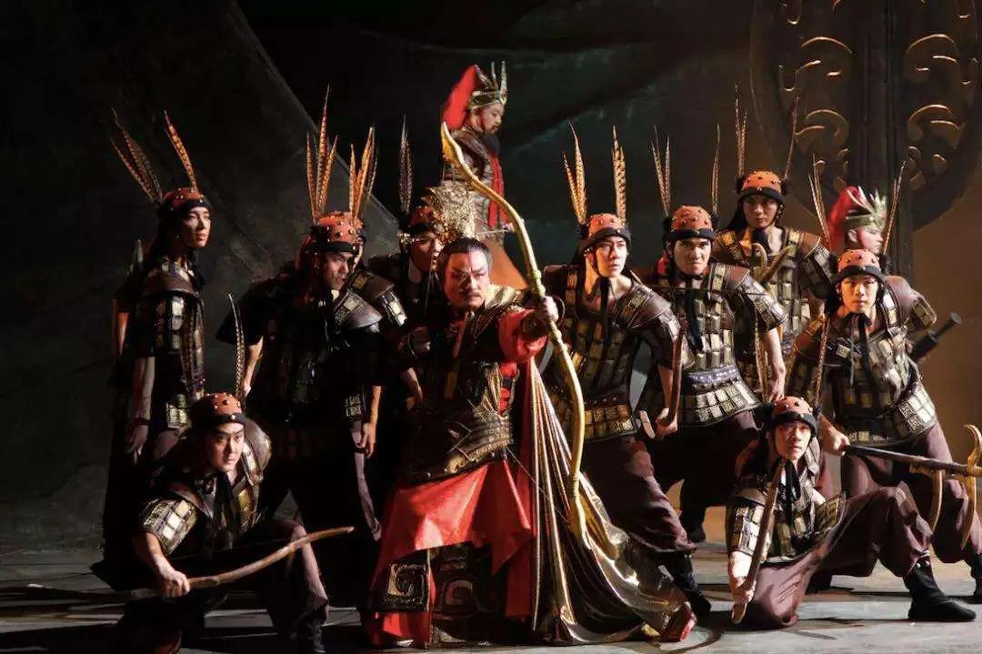 一鸣惊人楚庄王主要典故,楚国一鸣惊人的历史故事简短