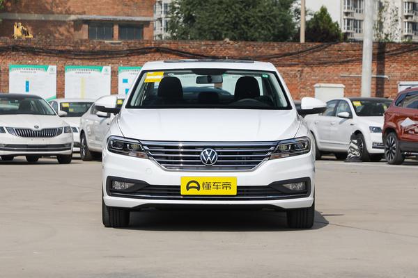 大众朗逸带有家族风格，搭载1.4T和1.5L，车身造型稳重