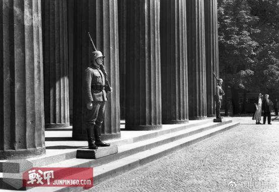 不只是仪仗！——东柏林的卫兵们