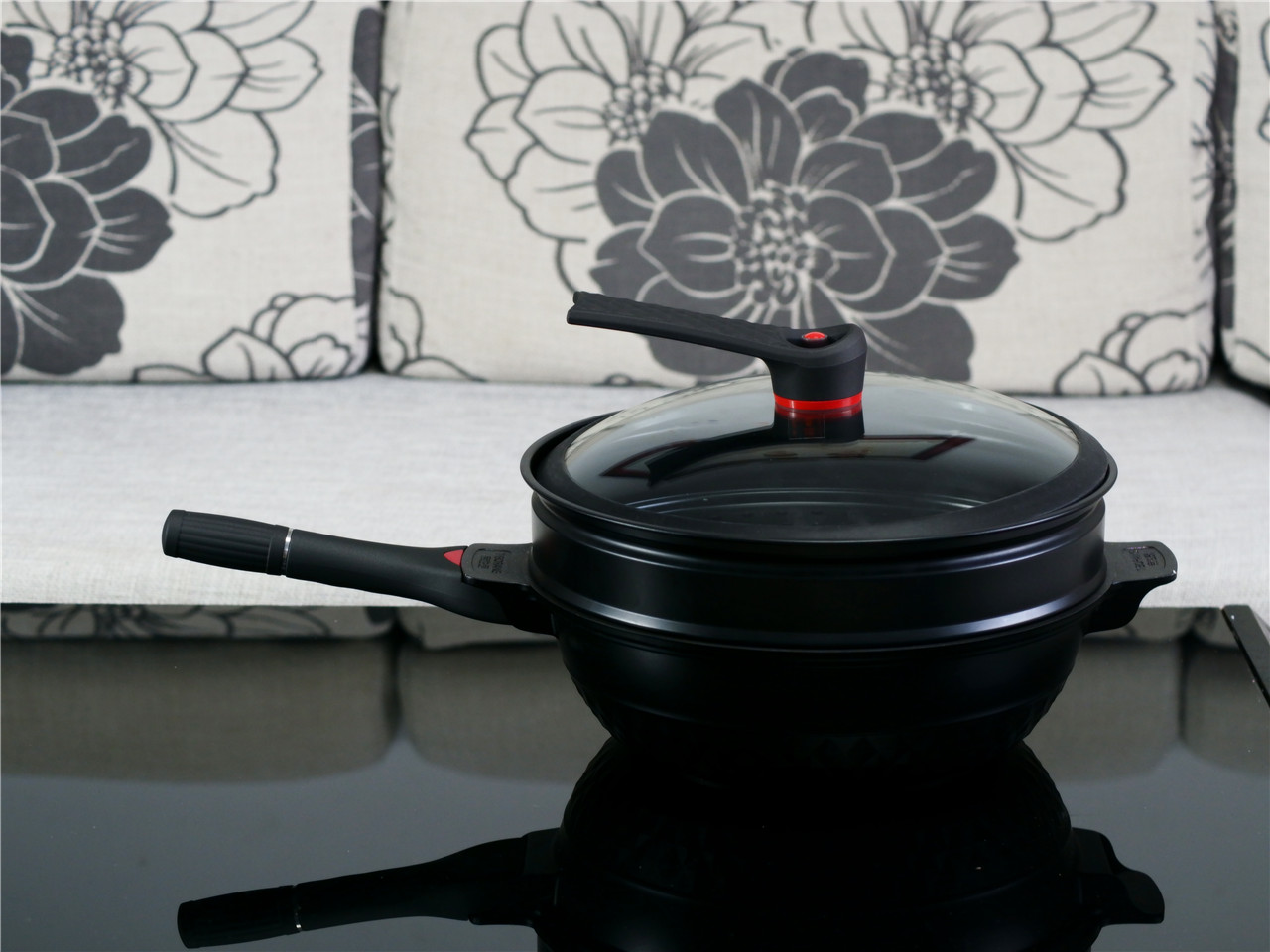 帝伯朗钛金多用深煎锅,帝伯朗和钛金多用锅