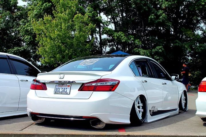 要看雅阁的改装案例还是看“别人家”的吧,国内实在不多