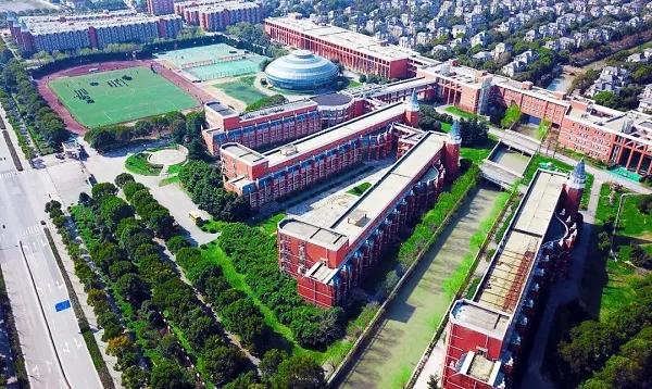 菜中改名“换爸爸”，教学资源大提升，有你对口的学校么？