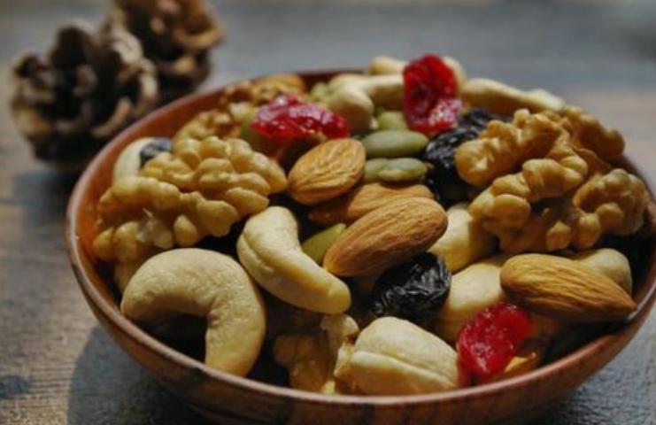 9岁女儿总是说肚子疼是怎么回事,18岁孩子胃疼是不是胃炎啊