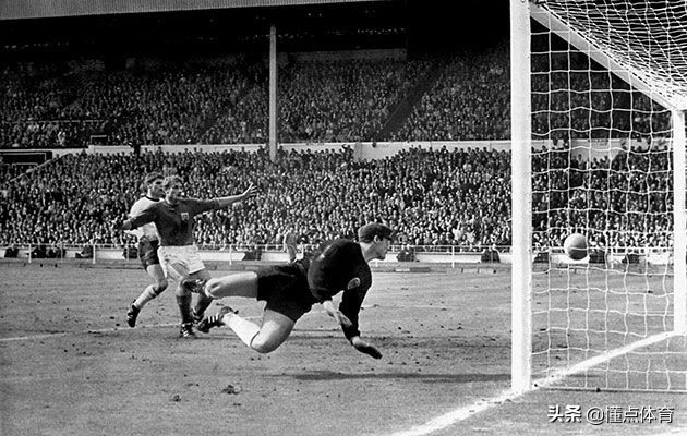 足球最难忘的视频,十大足球难忘瞬间