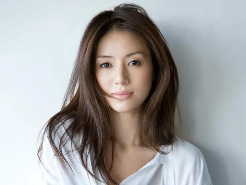 细致毛孔光滑肌肤,真正精致的女人都很高级