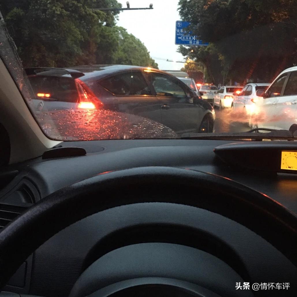 雪铁龙世嘉2.0手动挡值得买吗,雪铁龙世嘉两厢手动2.0优缺点