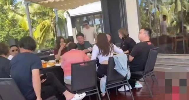 沈梦辰表演被泼脏水,沈梦辰豪宅热舞视频