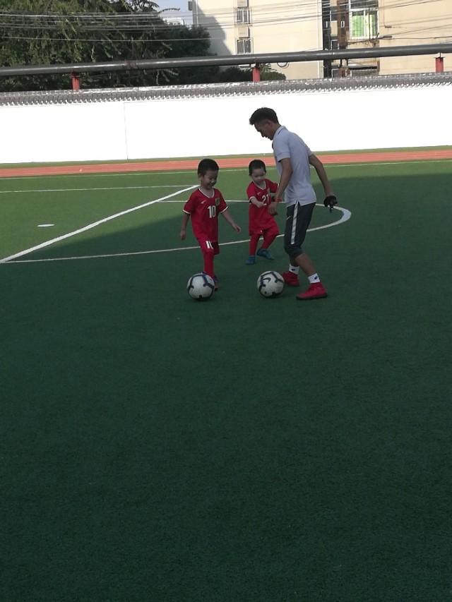 别躲了,我们都是杀死中国足球的凶手。