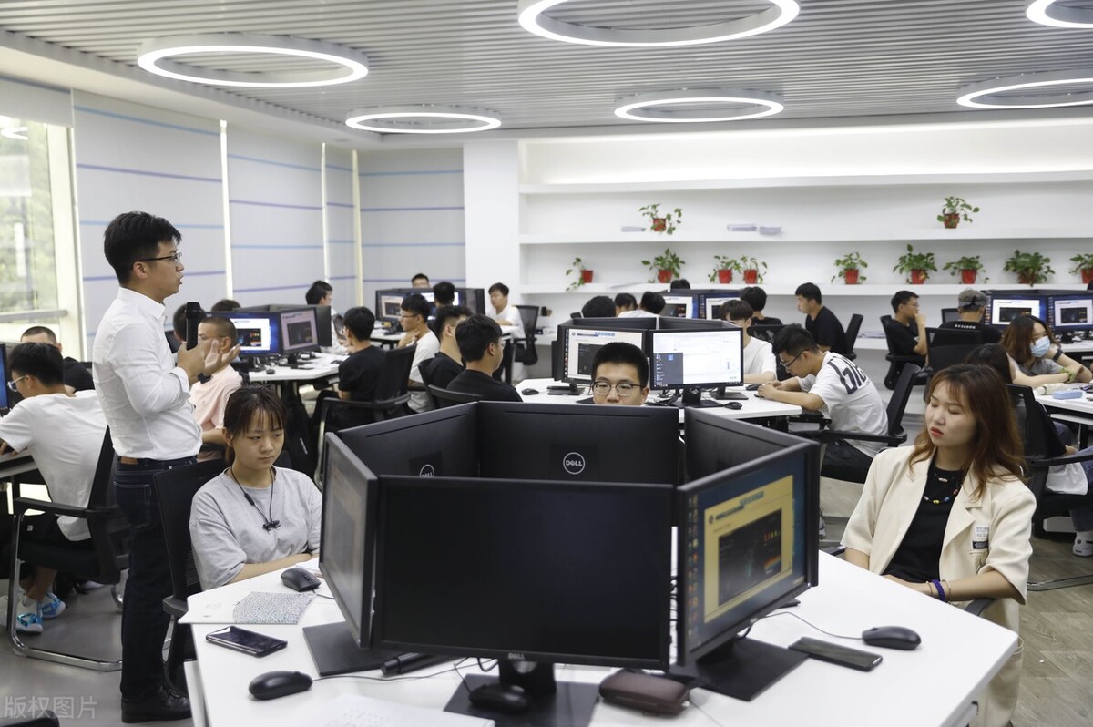 计算机专业与人工智能专业的区别,人工智能和软件工程专业哪个好