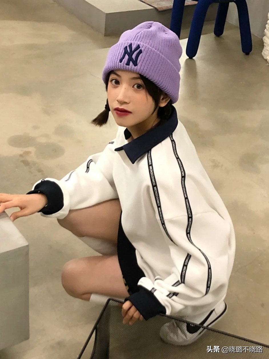 百搭洋气卫衣鲨鱼裤,卫衣鲨鱼裤穿搭女冬季搭配高级感