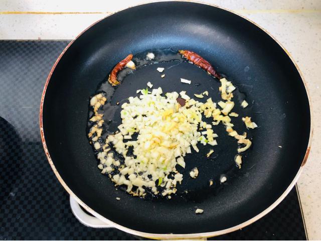 皮皮虾是热水下锅还是冷水下锅,煮皮皮虾冷水下锅还是热水