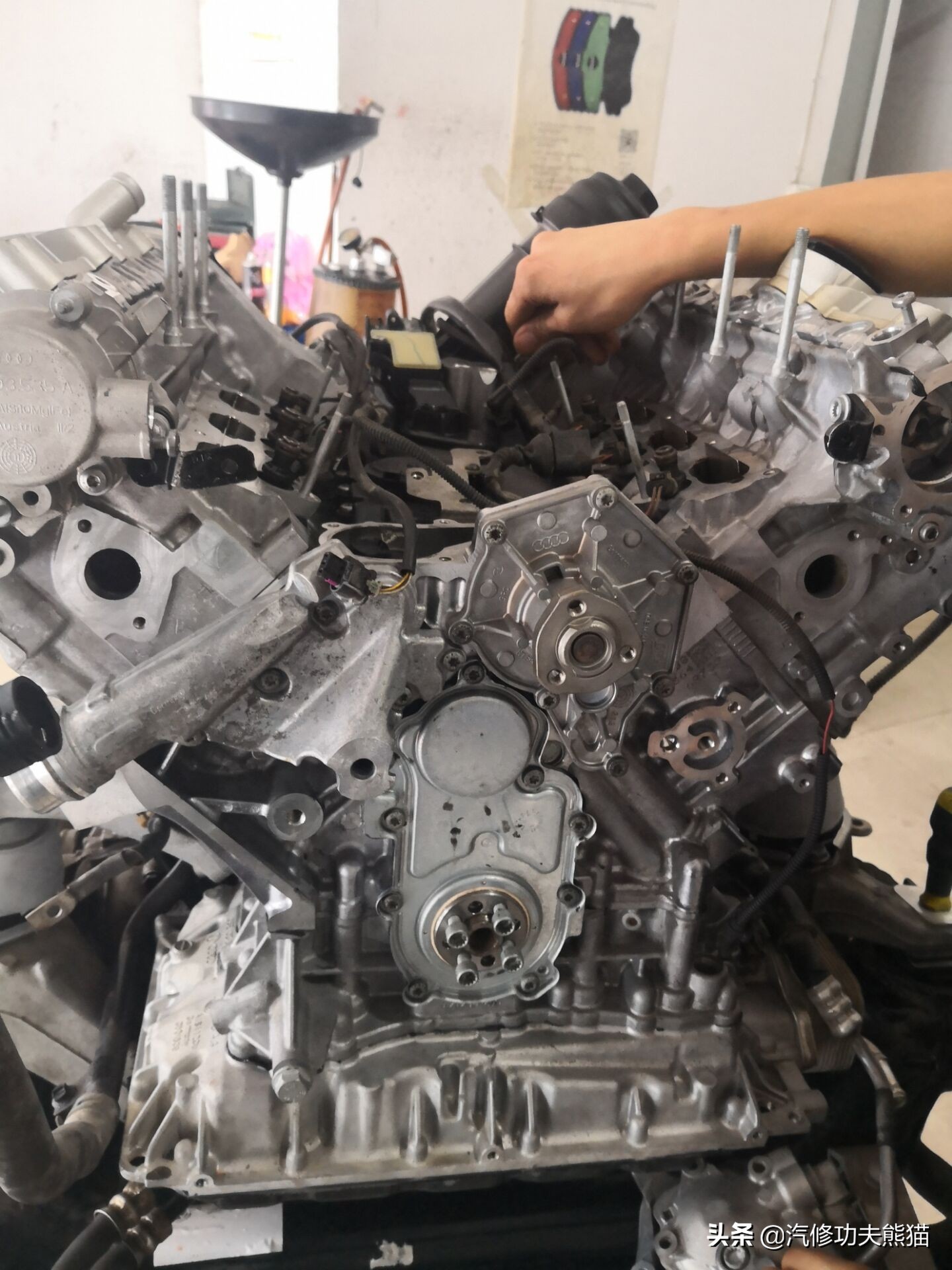 能拉动波音747的大众神车途锐烧机油治理，修完了又可以拉飞机了