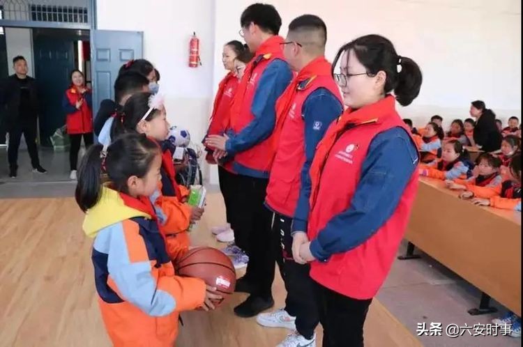 *光春**烂漫静待花开﻿——丰安小学3月活动纪实