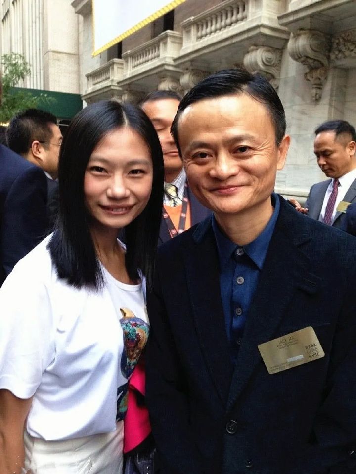 奥运冠军退役后都在干嘛,奥运冠军退役后都干啥