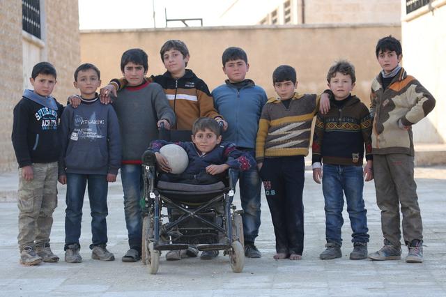 暖阳下的快乐足球,夜幕下的快乐足球