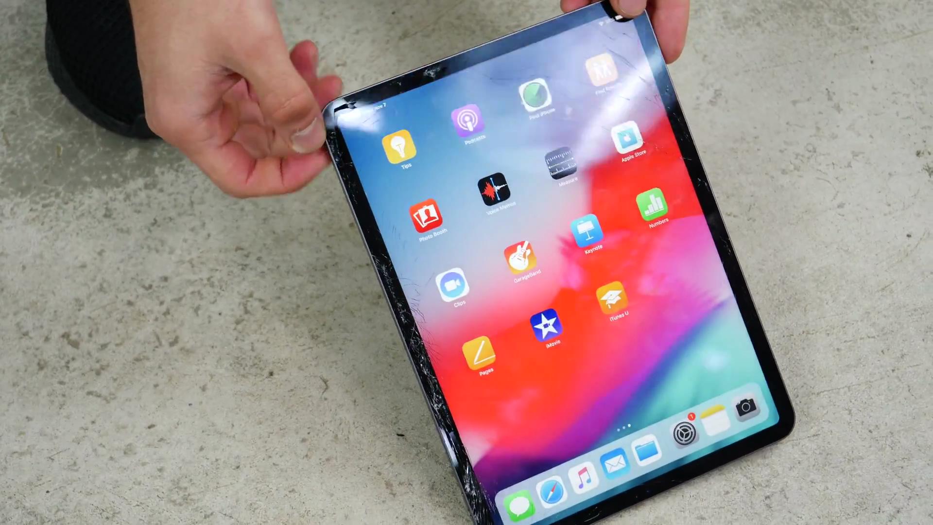 2022ipadpro摔落测试,苹果ipadpro2020抗弯折测试