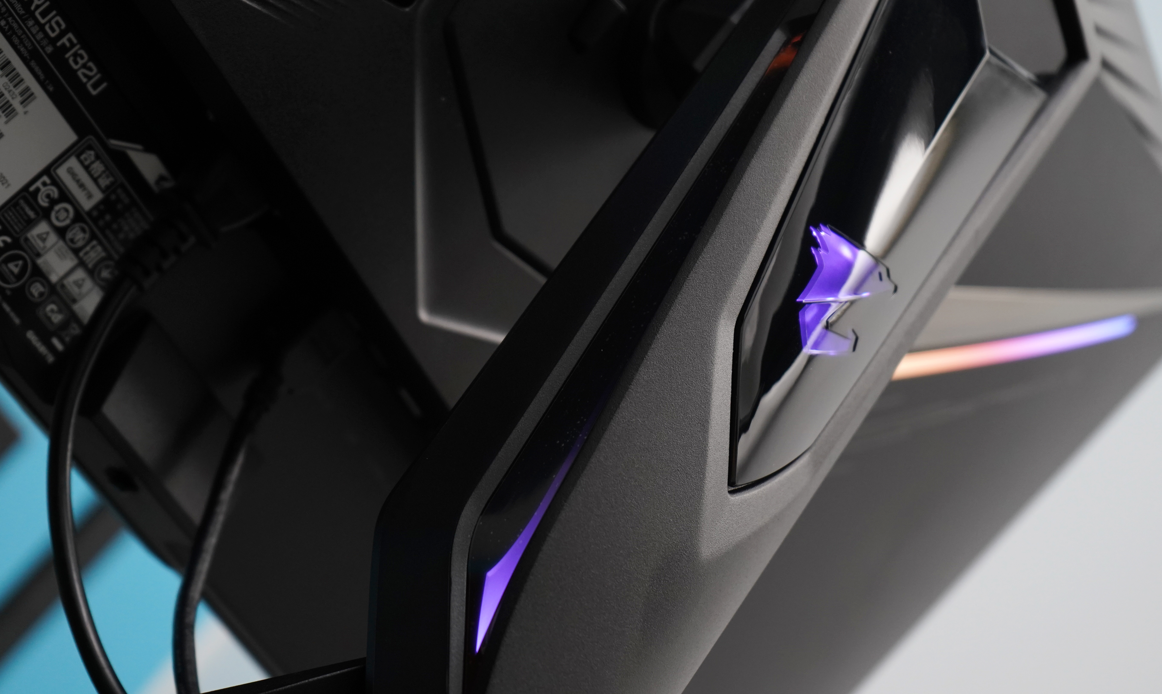 技嘉显示器aorus32英寸,技嘉aoruscv27f显示器