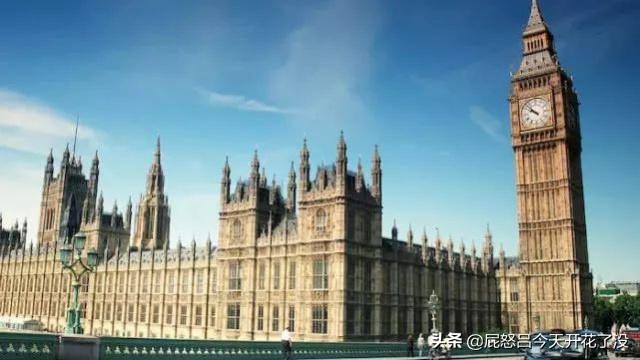 英国人嫌大本钟太脏，花5亿费4年大翻修，还要整成“蓝”色！