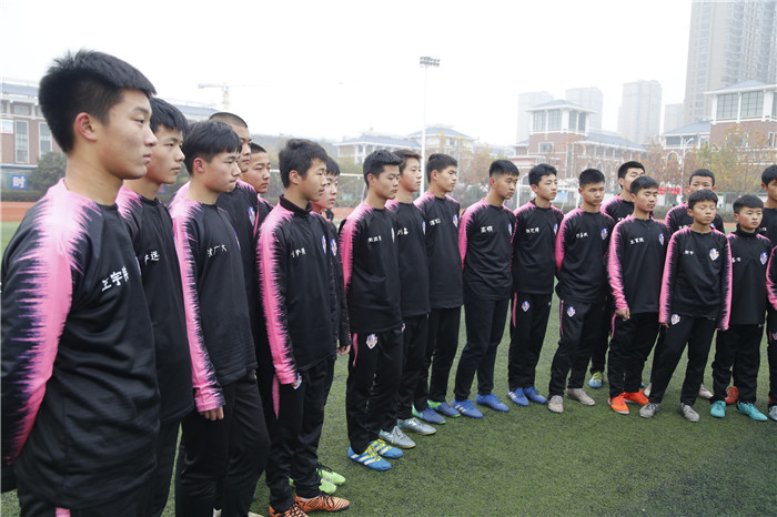 缁胯尩鍦轰笂瓒崇悆姊︽兂,缁胯尩杩芥ⅵ鏍″洯瓒崇悆鑱旇禌