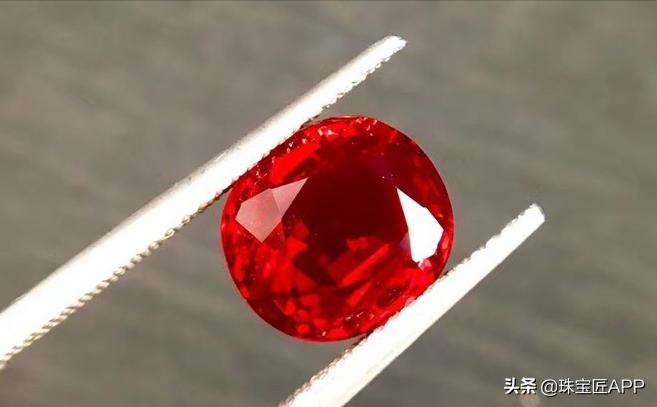 让人又爱又恨！“奶体”宝石究竟是好还是坏？