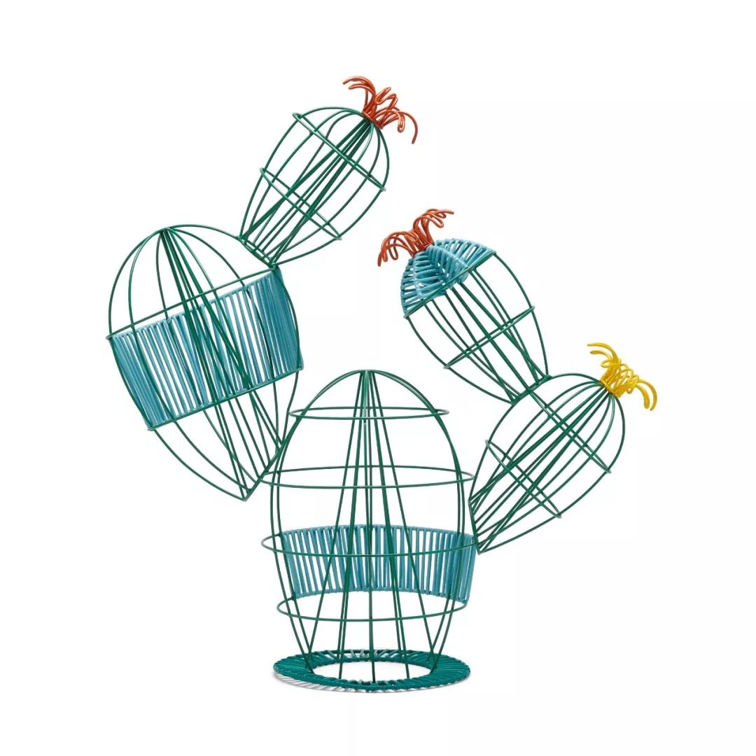 “Valentino红”降临东京，冠希哥说最近的生活“888”