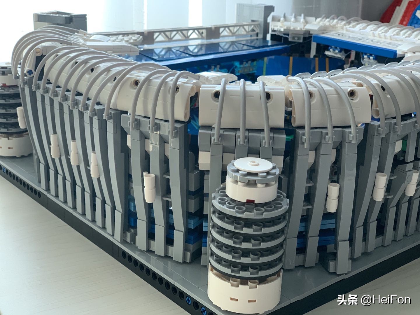 用乐高做足球场,伯纳乌球场乐高搭建全过程