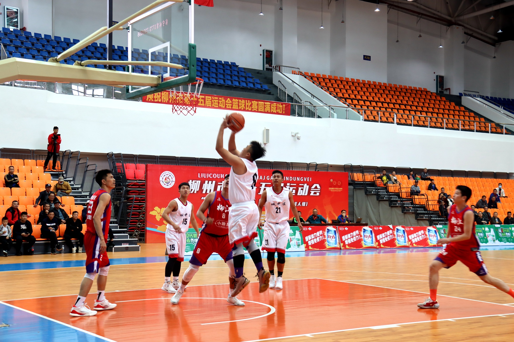 首战告捷！柳江男篮高分获胜！