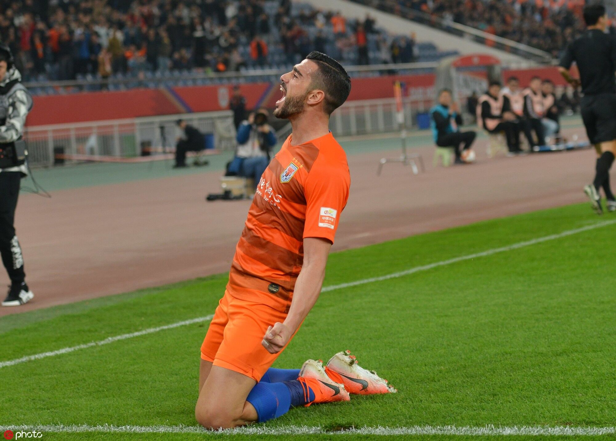 椴佽兘灏忓皢鎯婅壋涓秴瑙嗛,灞变笢椴佽兘娉板北灏忓皢棣栫