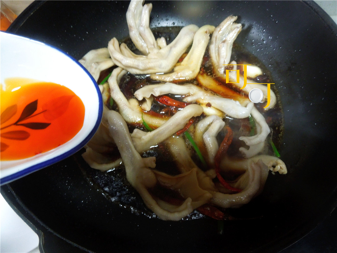 比鸡爪还好吃,卤鸡爪鸭掌做法