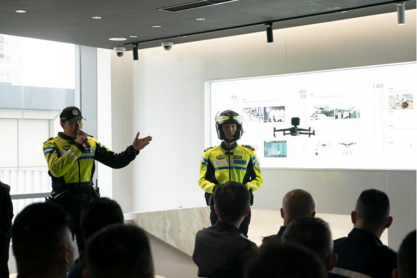 深圳交警无人机巡逻,深圳交警铁骑和机训