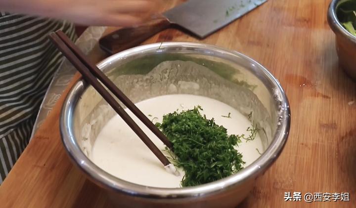 茴香鸡蛋煎饼面糊怎么调最好,茴香煎饼的做法最正宗的做法