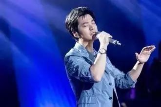 李健清华大学唱功,斯文理工男李健